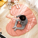 Leaf-Shaped Floor Kennel Pad & Blanket